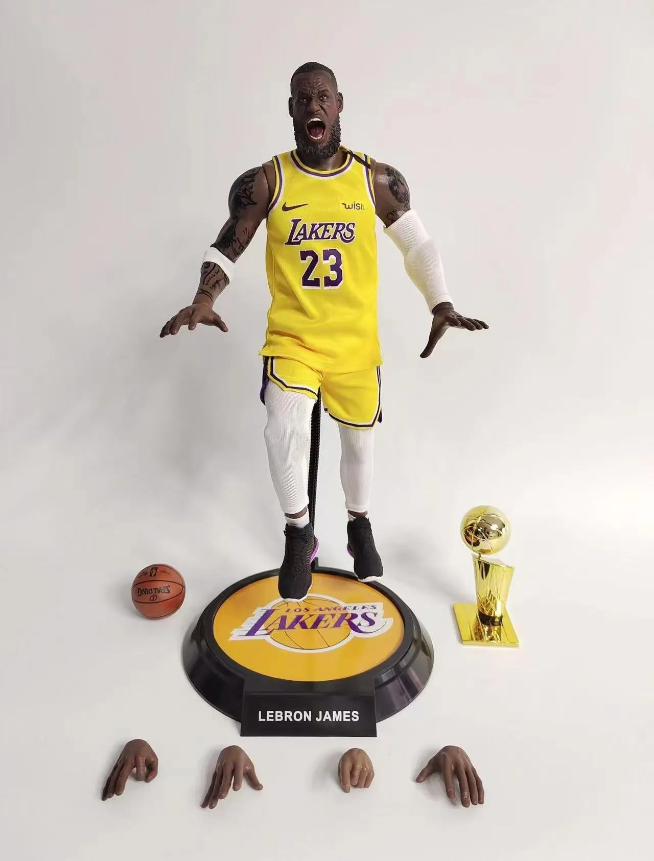 Lebron James (Los Angeles Lakers Away) 1/6 Scale Action Figure